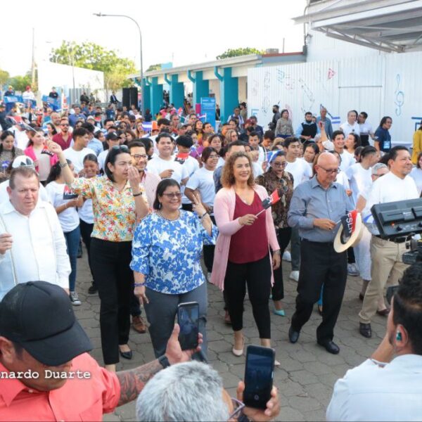 Foto de Inauguración del Centro  Cultural y Politécnico José Coronel Urtecho