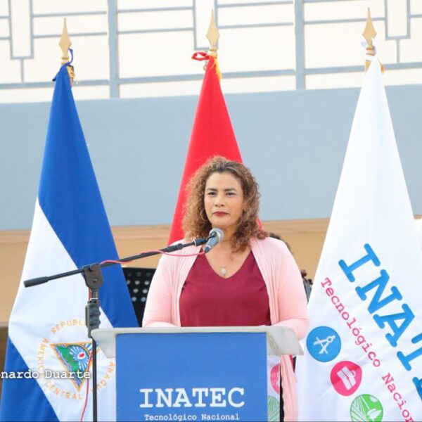 Foto de Inauguración del Centro  Cultural y Politécnico José Coronel Urtecho