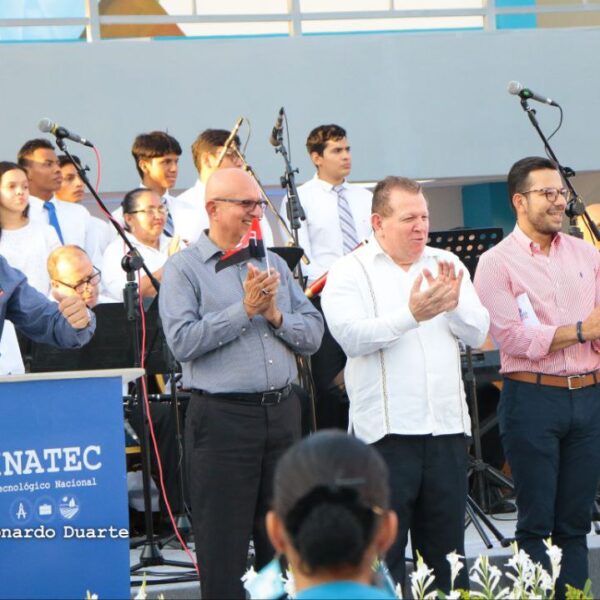 Foto de Inauguración del Centro  Cultural y Politécnico José Coronel Urtecho