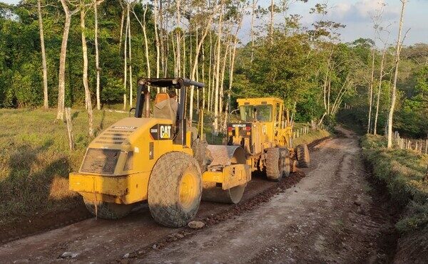 Inicia proyecto de mejoramiento de caminos productivos en municipios de Nueva Guinea