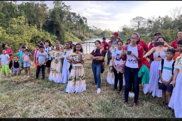 Familias de El Rama dan por inaugurada la temporada Verano de Amor 2023