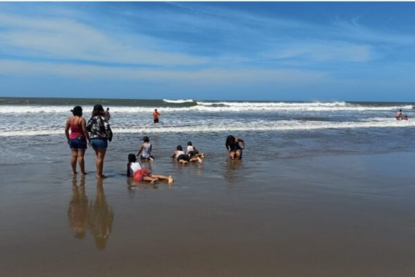 Playas de Carazo reciben a turistas nacionales y extranjeros