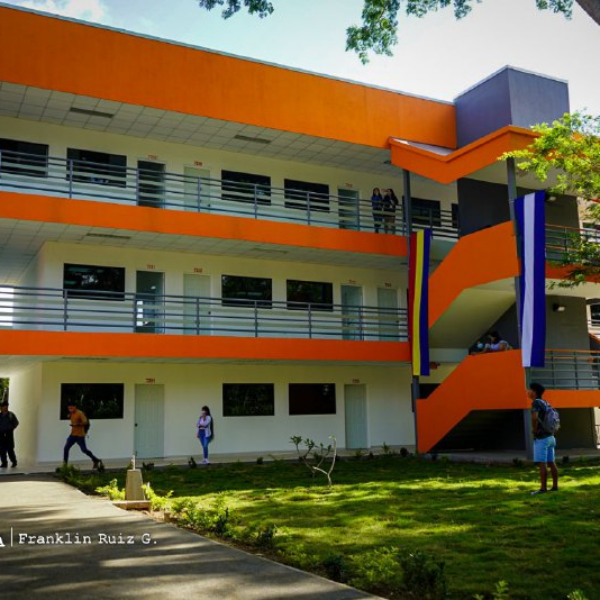 Foto de Inauguración del pabellón 72 de la UNAN Managua