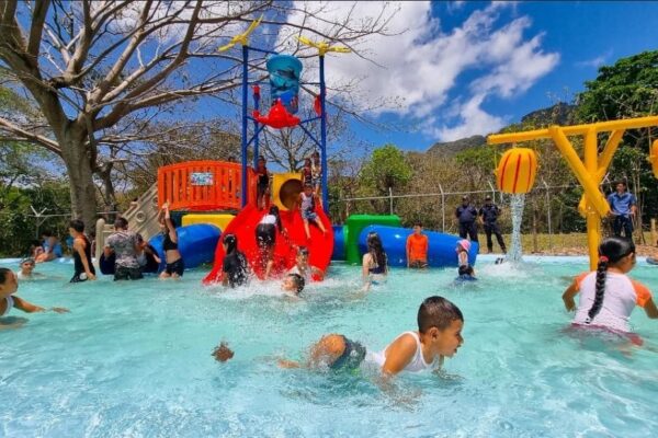 Inauguran 4 nuevos parques acuáticos