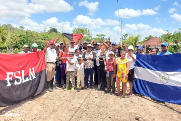 Inauguran importante proyecto carretero en Rosita