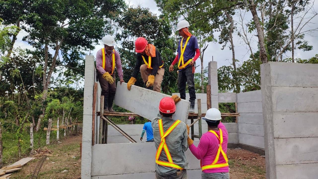 Construyen 21 viviendas de interés social en El Coral