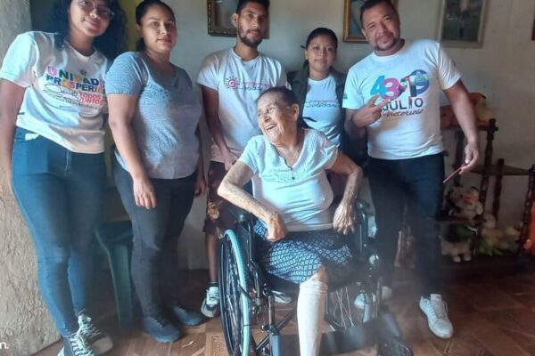 Js 19 de julio entrega sillas de ruedas en municipios de Carazo