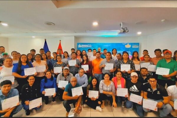 300 jóvenes culminan diplomado de Inseminación Artificial del Ganado Porcino