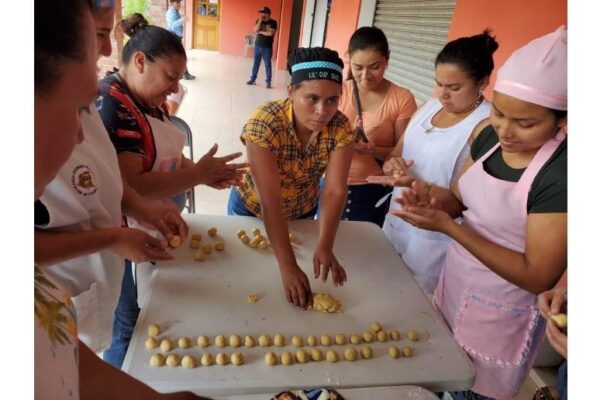 Más de 14 mil protagonistas albergan Escuelas Municipales de Oficios