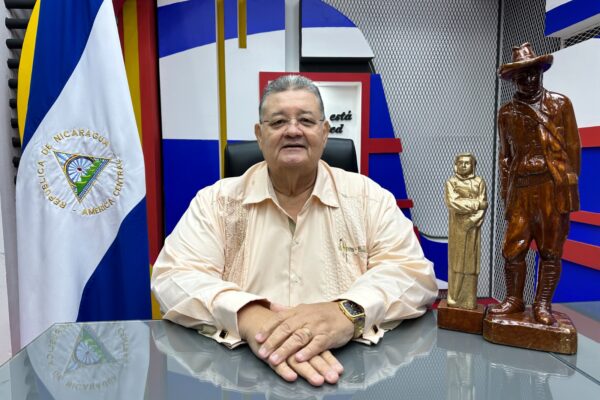 Moisés Absalón Pastora: Sandino siempre un sol naciente