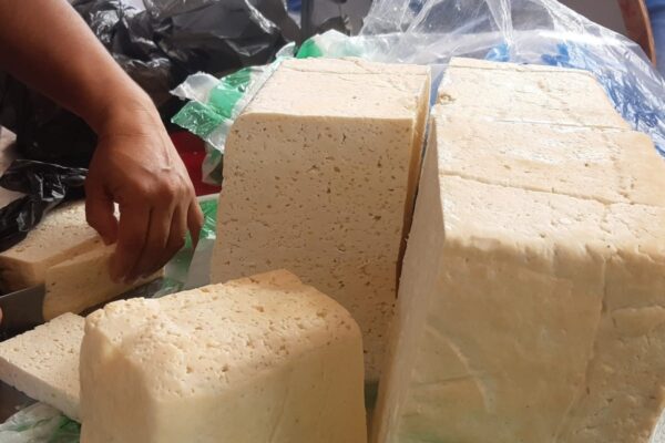 Baja el precio del queso seco en mercados populares de Nicaragua