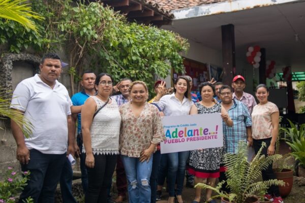 Programa «Adelante» entrega créditos a protagonistas de Nagarote, León y Telica