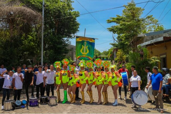 Celebran Primer carnaval de las flores en Catarina