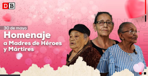 Homenaje a Madres de Héroes y Mártires