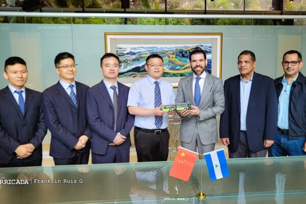 Nicaragua firma convenio con empresa China para la adquisición de nuevos buses