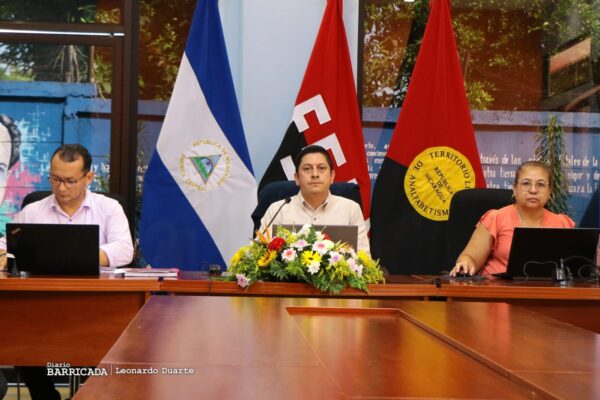 MINED debate con expertos nacionales y extranjeros sobre el aprendizaje de las Ciencias Naturales