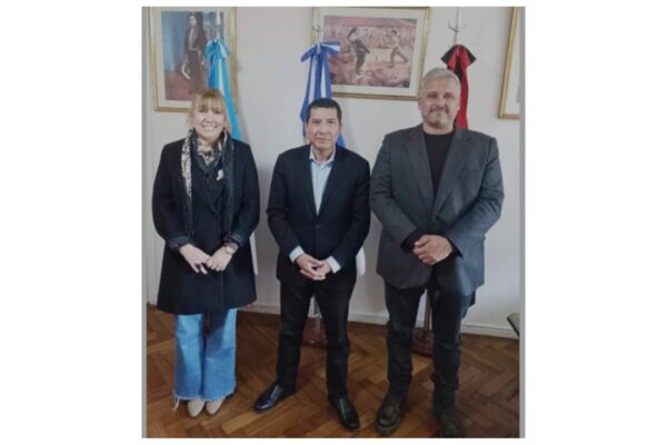 Diputados argentinos del Parlasur visitan embajada de Nicaragua en Argentina
