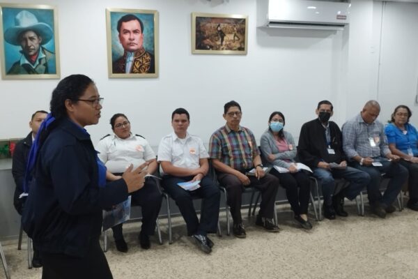 MIGOB Capacita a más de 20 trabajadores públicos sobre la Cartilla “Previniendo Depresiones y Suicidios”