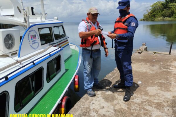 Fuerza Naval nicaragüense brinda inspección y acompañamiento a embarcaciones en principales puertos marítimos