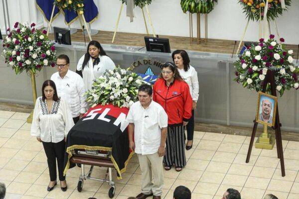 Diputados del parlamento nacional homenajean la memoria del diputado Násser Silwany