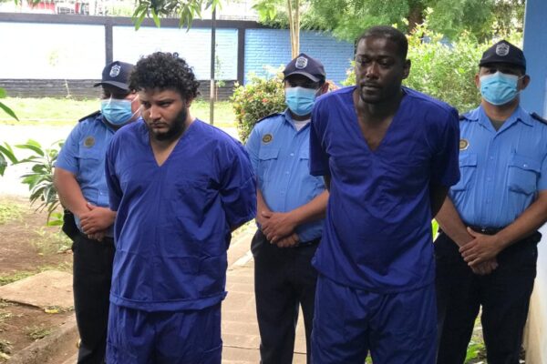 Operativo policial logra incautar más de 300 mil dólares y más de 14 kilos de cocaína