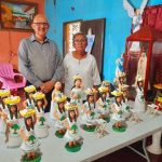 Maestra artesana Lilliam Roque, destacada por sus trabajos en artesanías con mosaico de vidrio