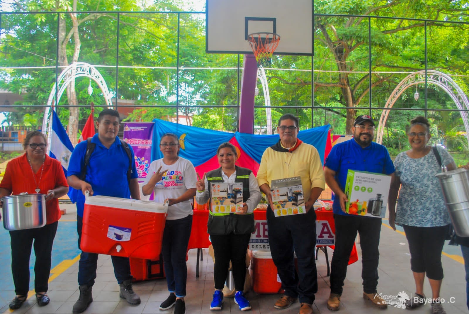 Gobierno Sandinista y MEFCCA entregan 95 kits de equipos a emprendedores de Masaya