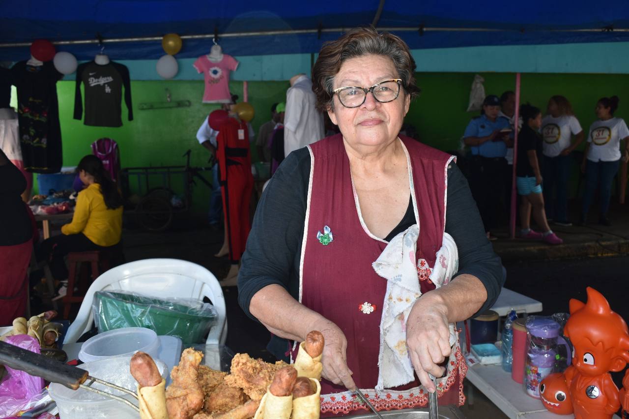 Comerciantes del mercado Candelaria celebran 31 años desde su fundación