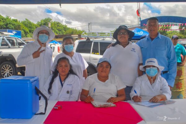 Exitosa jornada de vacunación y tomas de muestras de Papanicolaou en el Mercado Municipal Ernesto Fernández de Masaya