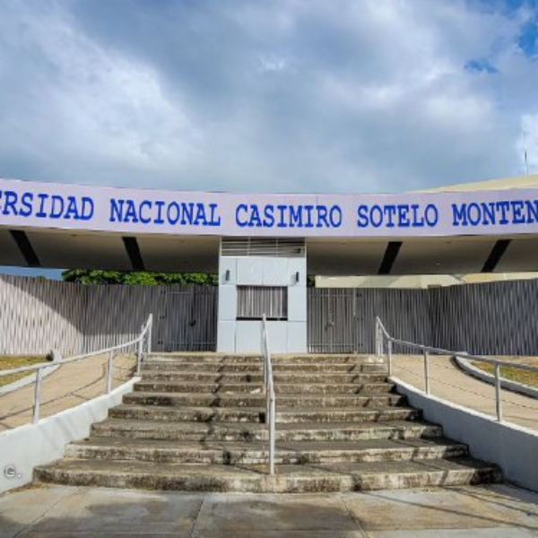 Foto de Toma de posesión de autoridades de la Universidad Casimiro Sotelo