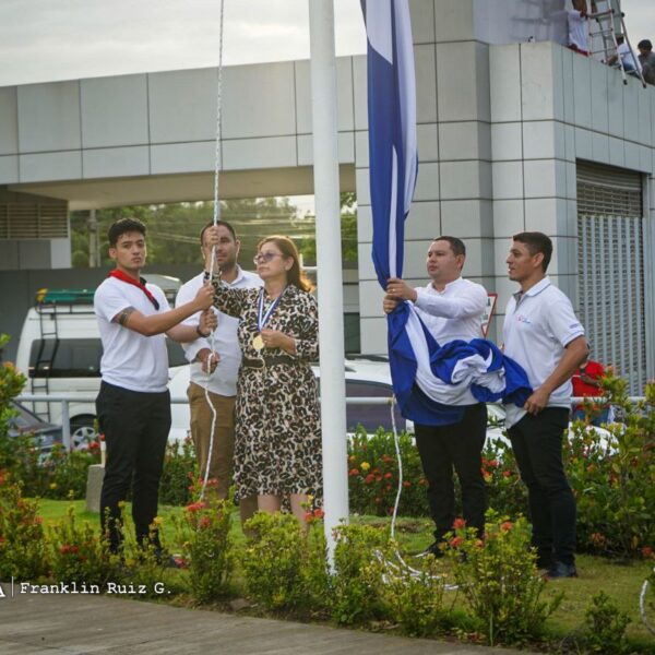 Foto de Toma de posesión de autoridades de la Universidad Casimiro Sotelo