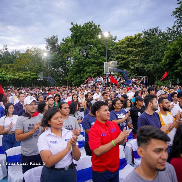 Foto de Toma de posesión de autoridades de la Universidad Casimiro Sotelo