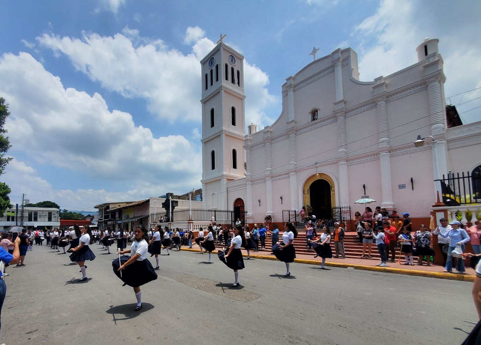 Septiembre una época de honra a la Patria bendita y libre