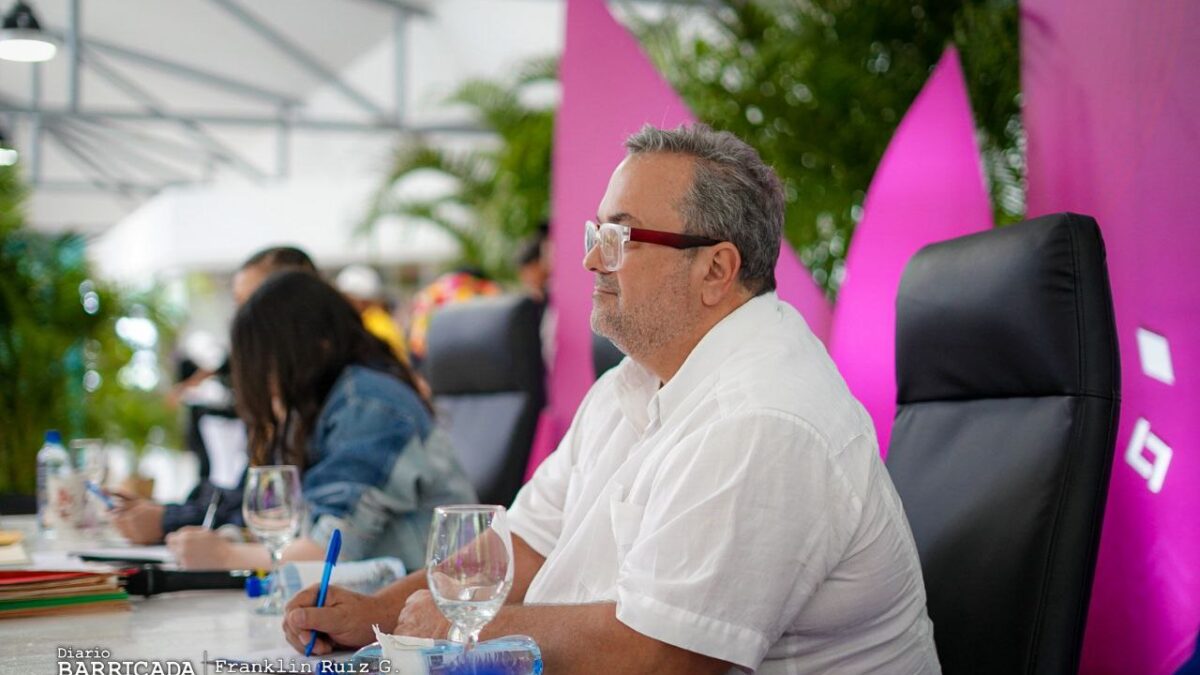 León conmemora legado de Fernando Fuentes este 24 de abril