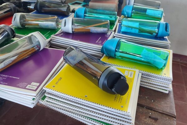 Juventud Sandinista 19 de Julio entrega Obsequios Escolares en Bonanza – Las Minas