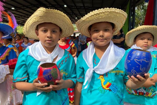 Celebran Día Nacional del Huipil en Diriamba Carazo.