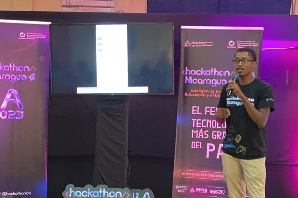 Creatividad y Pasión Florecen en el Centro de Innovación Slilma de URACCAN durante el Festival Tecnológico Hackathon Nicaragua 2023