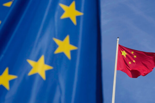 China afirma que está dispuesta a trabajar con UE para «mejorar la confianza mutua»