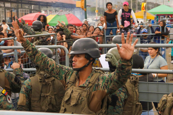 Ecuador bajo fuego: «Lo que ocurre en las calles es una reproducción de la violencia carcelaria»