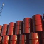 Precios mundiales del petróleo suben en medio de la fuerte escalada en Medio Oriente