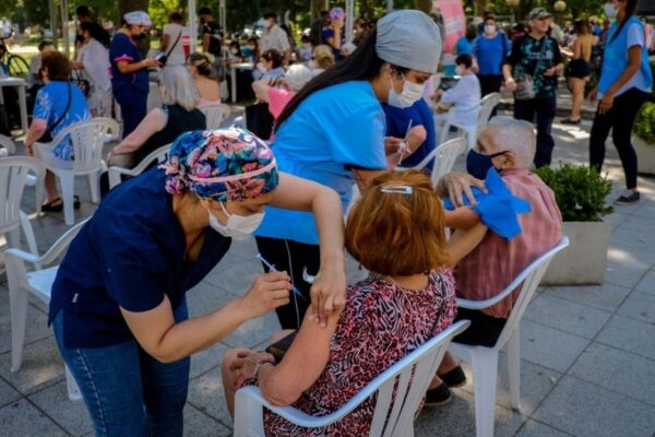 «Un hito histórico»: aprueban la primera vacuna contra el covid-19 desarrollada en Argentina