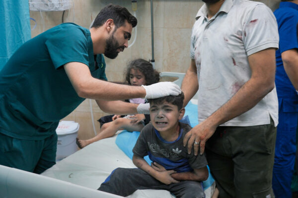 Cirujanos de Gaza se ven obligados a operar sin analgésicos