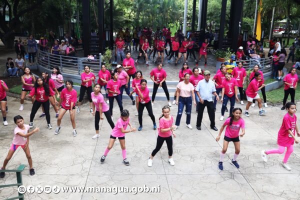 Alcaldía de Managua realiza zumbatón en el mes de lucha contra el cáncer