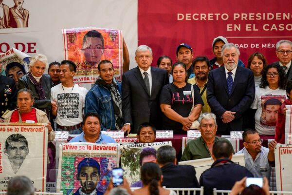 «Estoy dirigiendo la investigación»: López Obrador revela que tomó las riendas del caso Ayotzinapa