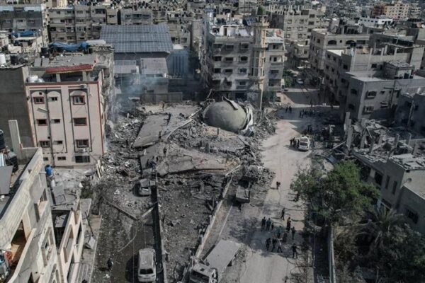 Cientos de personas atrapadas bajo escombros en Gaza, alerta ONU