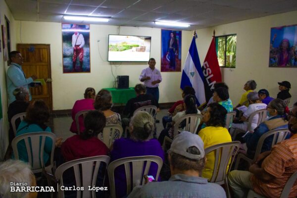 Adultos mayores se suman al cuido del medio ambiente.