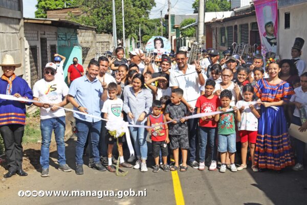 Gobierno Sandinista pavimenta 6 cuadras de calle en Villa Venezuela
