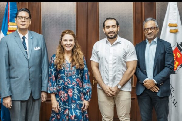 ENCUENTRO CON ALCALDESA DE SANTO DOMINGO, REPÚBLICA DOMINICANA