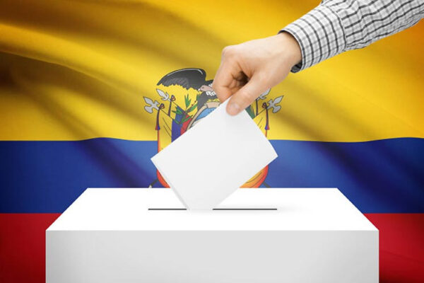Ecuador arranca la segunda vuelta presidencial con el voto en las cárceles