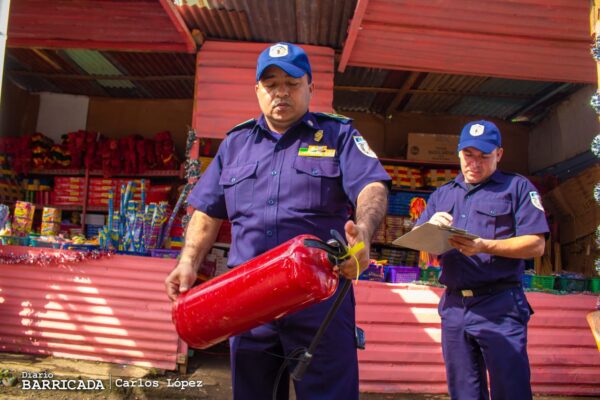 Bomberos Unidos Mantienen Vigilancia Permanente Durante las Festividades